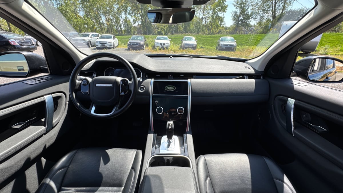 2020 Land Rover Discovery Sport S photo 24