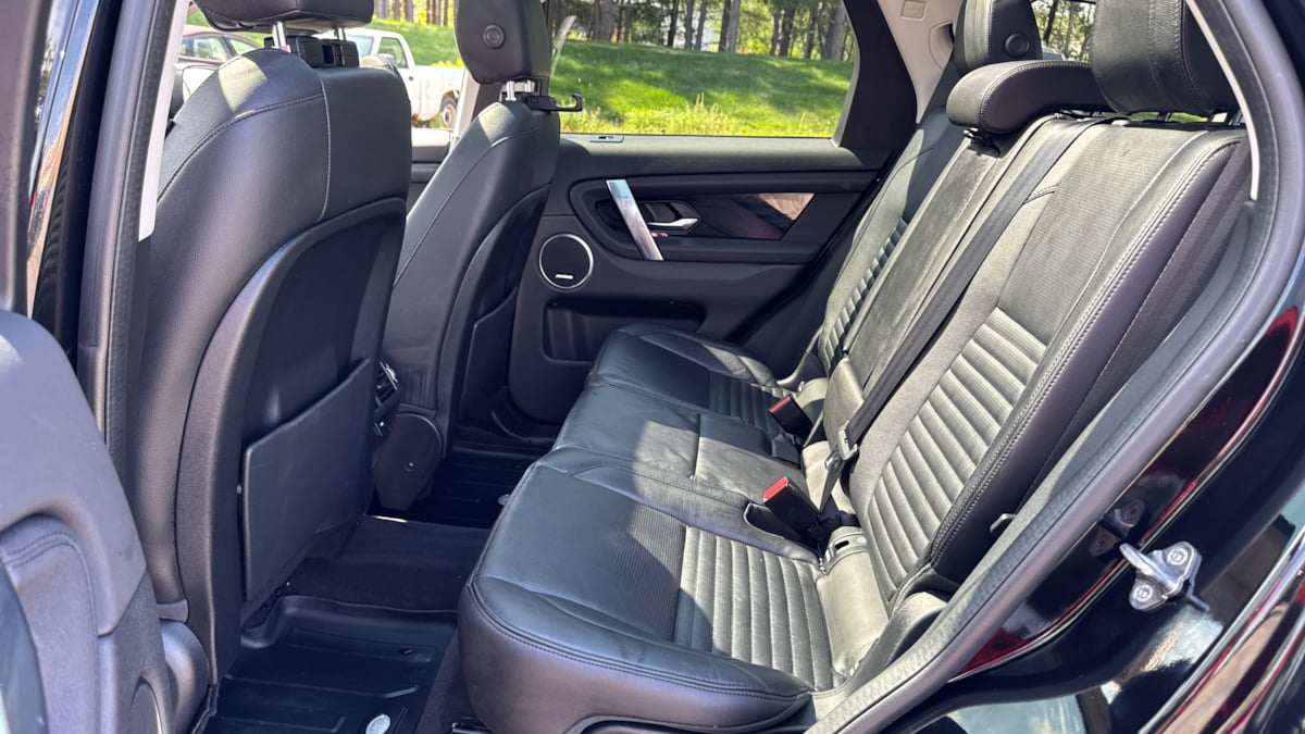 2020 Land Rover Discovery Sport S photo 10