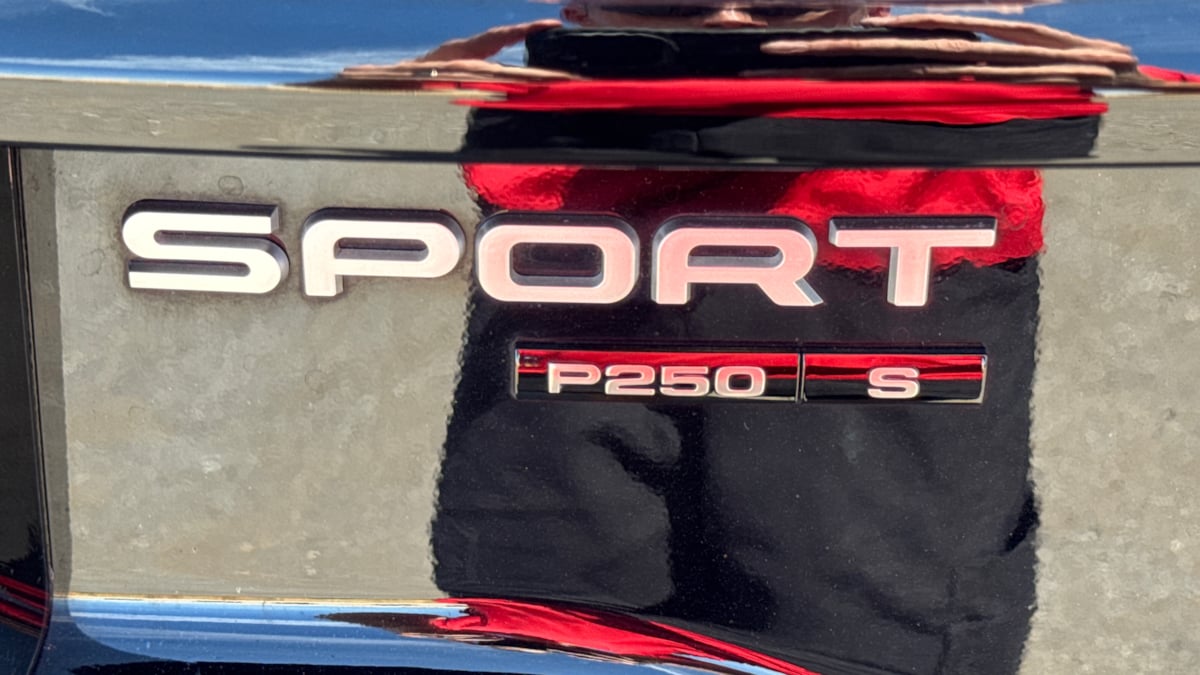 2020 Land Rover Discovery Sport S photo 21