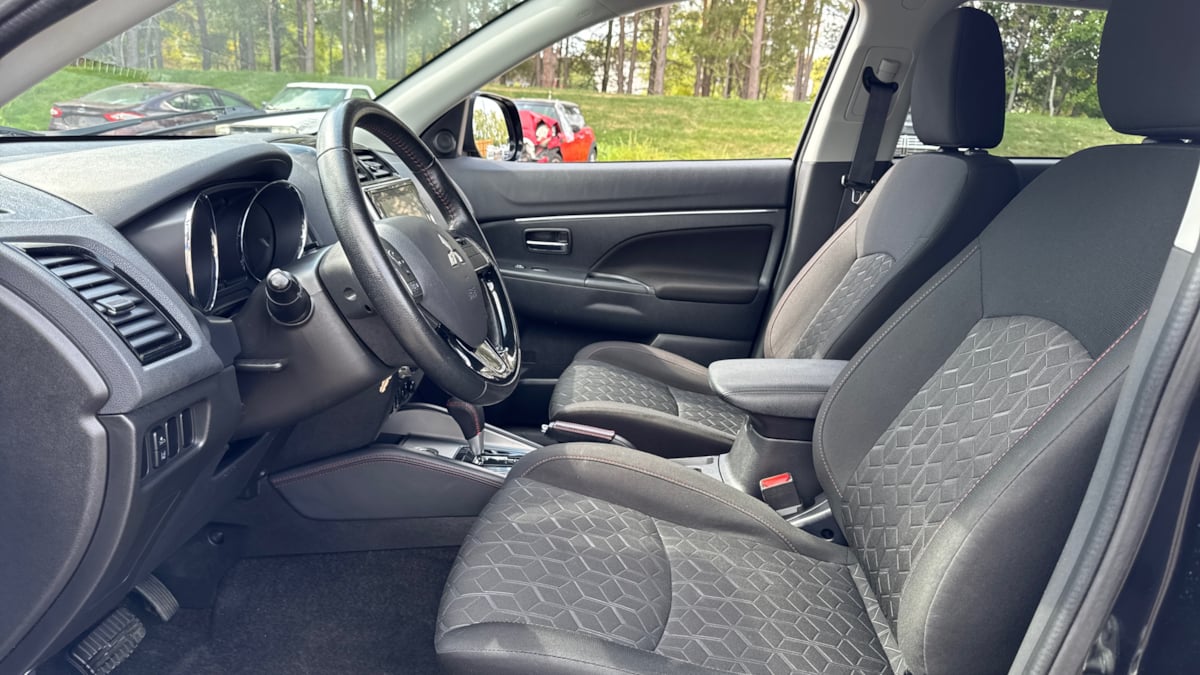 2022 Mitsubishi Outlander Sport LE photo 8