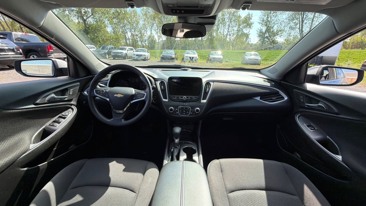 2023 Chevrolet Malibu 1LT photo 22
