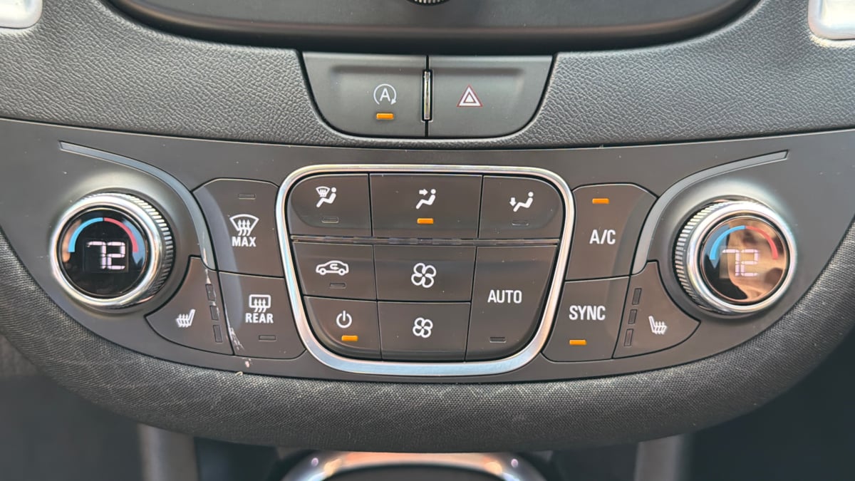 2023 Chevrolet Malibu 1LT photo 24