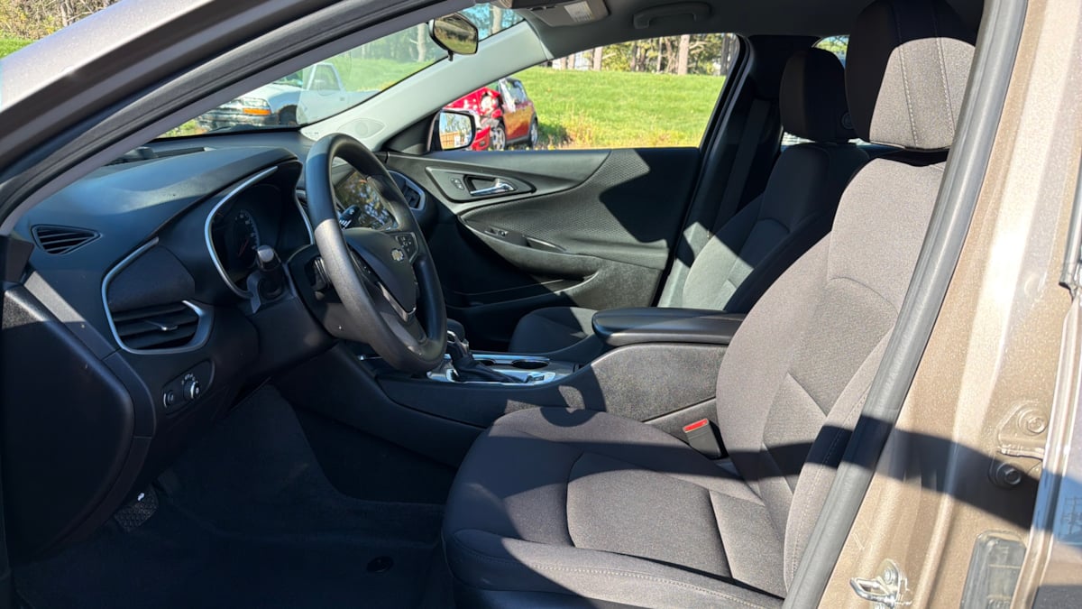 2023 Chevrolet Malibu 1LT photo 9
