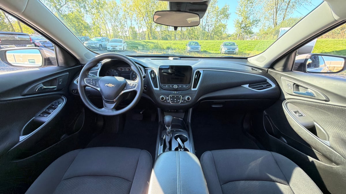 2023 Chevrolet Malibu 1LT photo 23