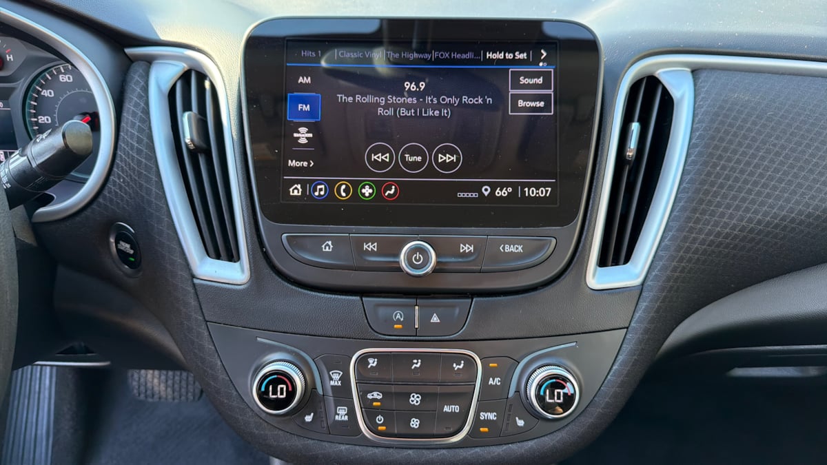 2023 Chevrolet Malibu 1LT photo 12