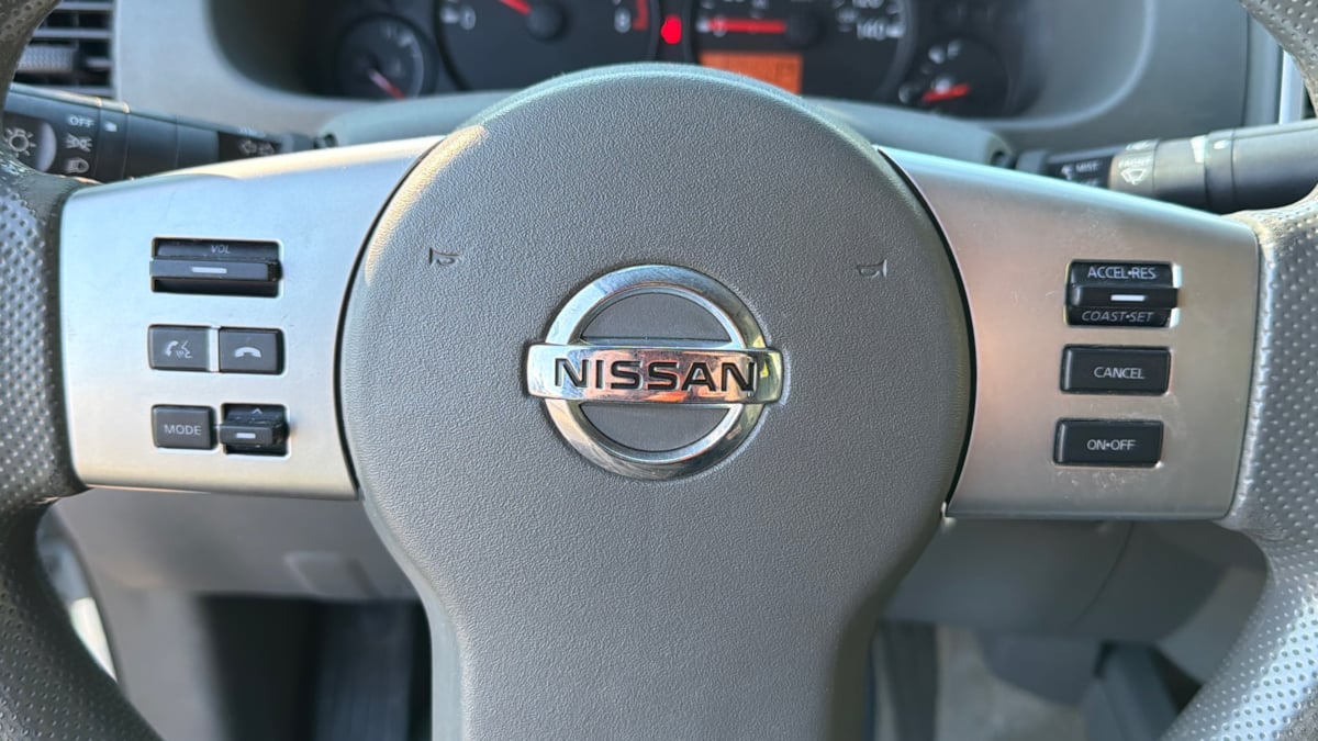 2015 Nissan Frontier S photo 13