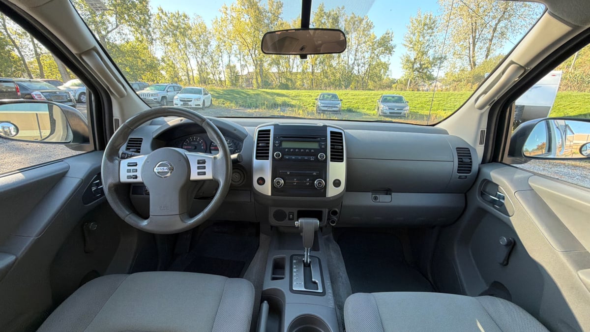 2015 Nissan Frontier S photo 18