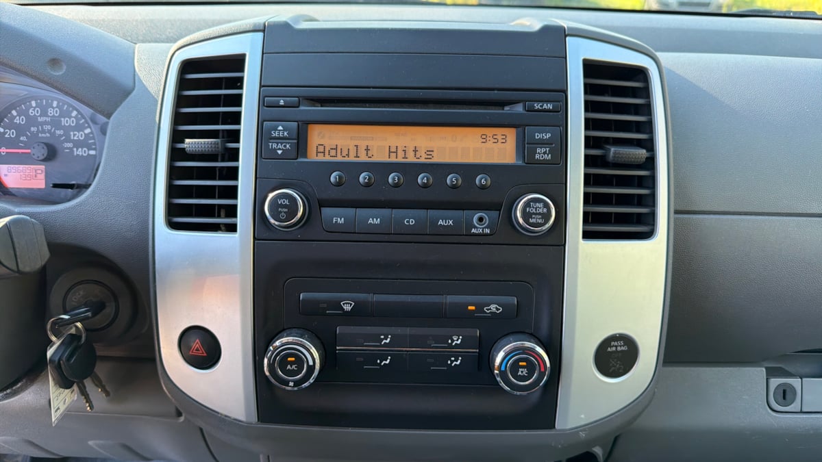 2015 Nissan Frontier S photo 11