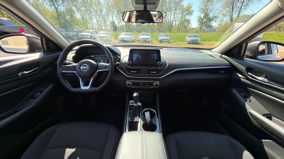 2024 Nissan Altima 2.5 SV photo 21