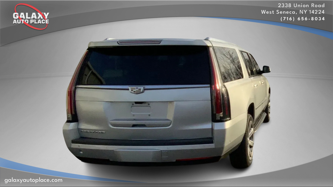 2020 Cadillac Escalade ESV Luxury photo 3