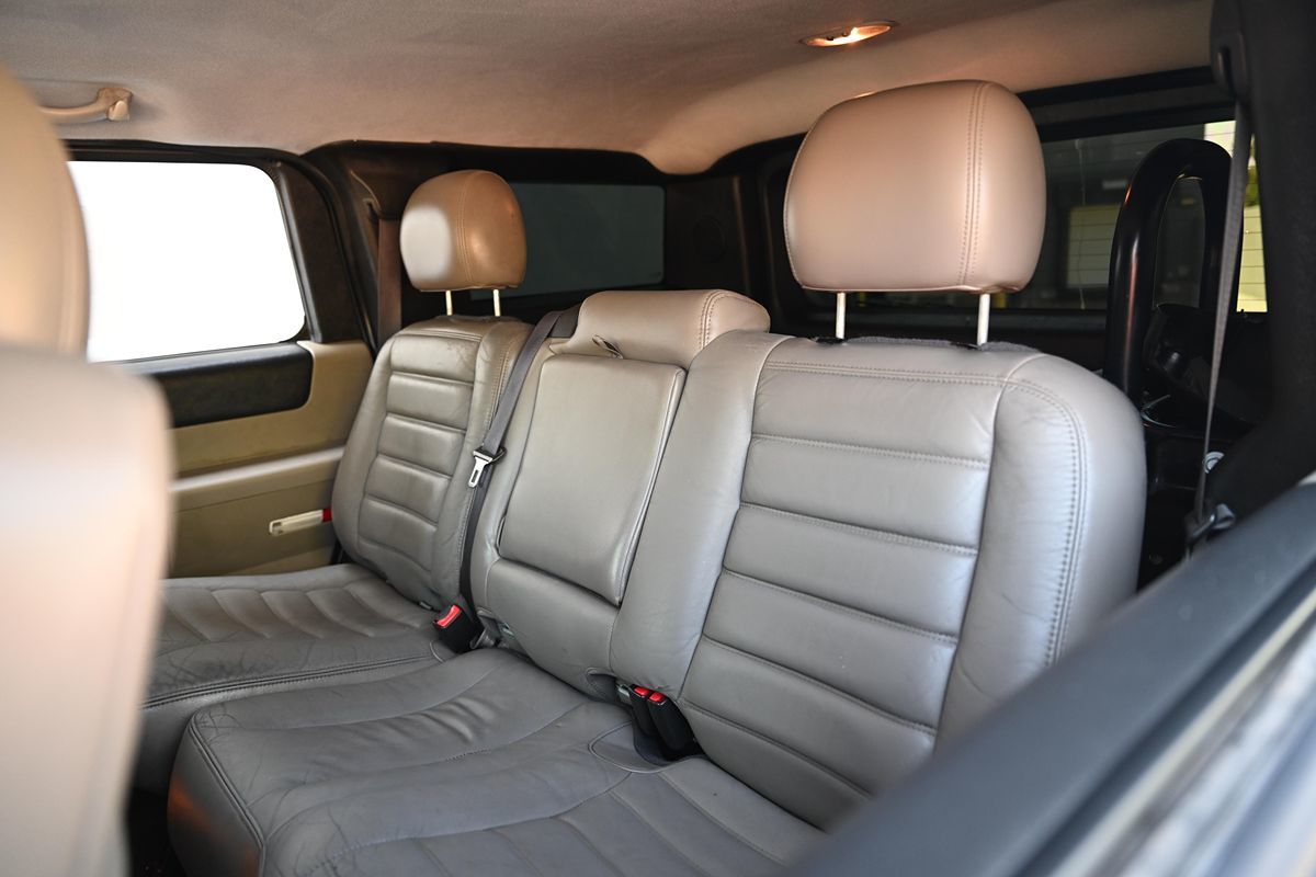 2005 Hummer H2 3/4 Ton photo 13