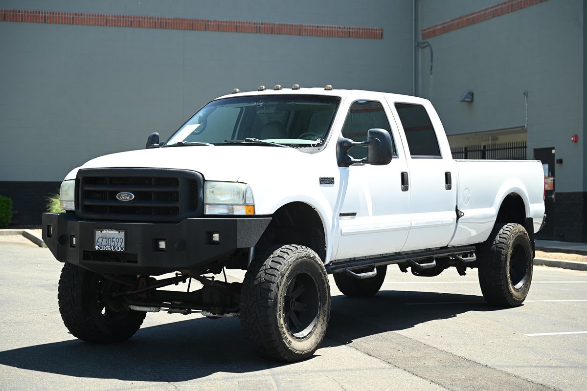 2002 Ford F-350 XL photo 3