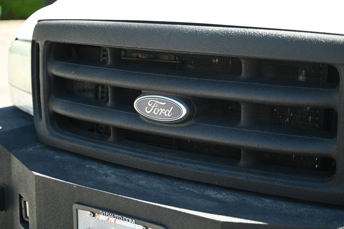 2002 Ford F-350 XL photo 9