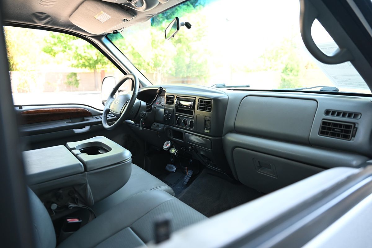 2002 Ford F-350 XL photo 12