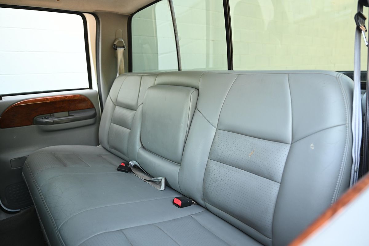 2002 Ford F-350 XL photo 18