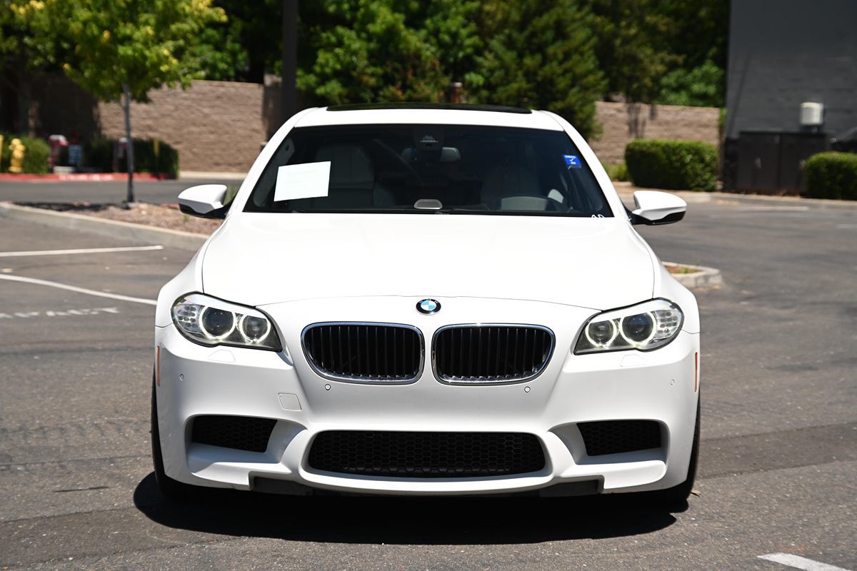 2013 Bmw M5 5 Sedan photo 2