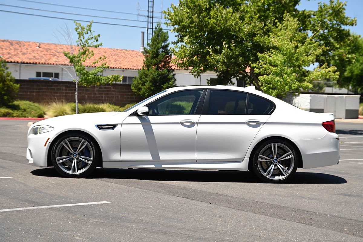 2013 Bmw M5 5 Sedan photo 4