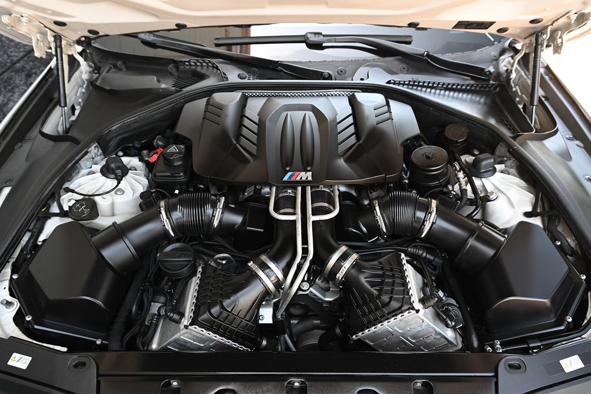 2013 Bmw M5 5 Sedan photo 12