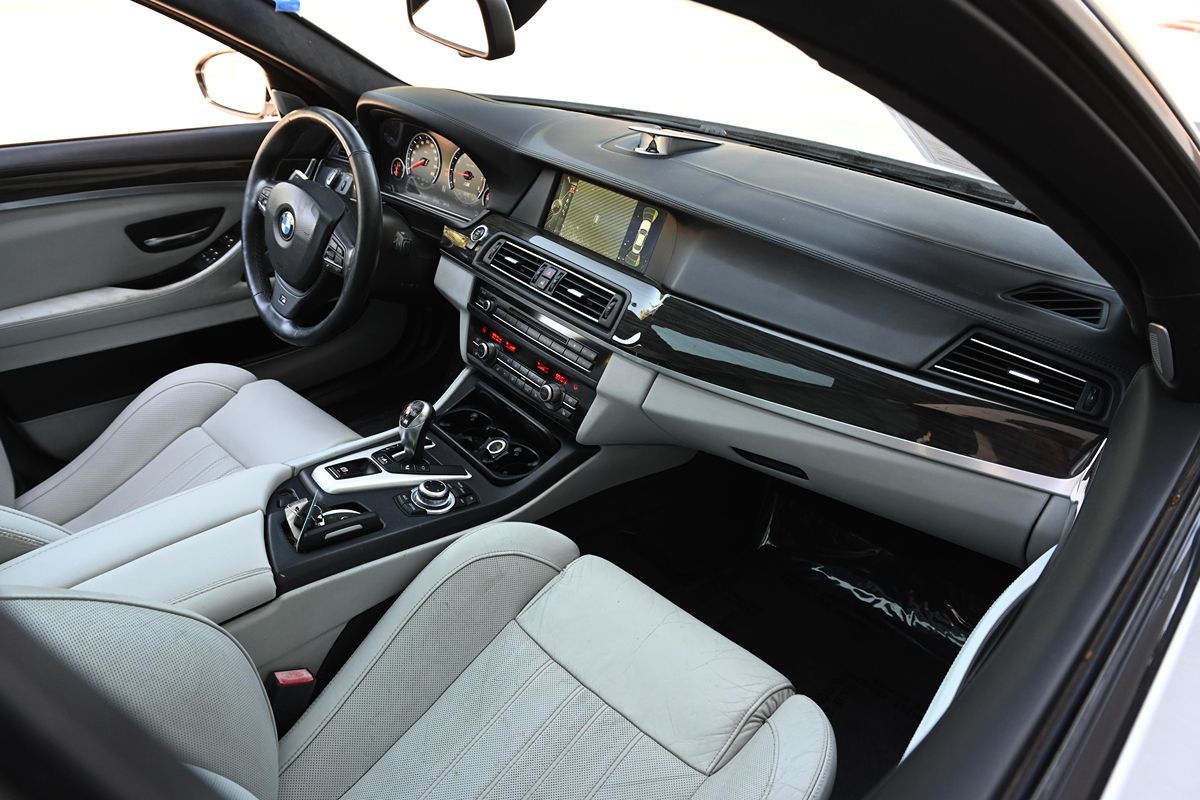 2013 Bmw M5 5 Sedan photo 14