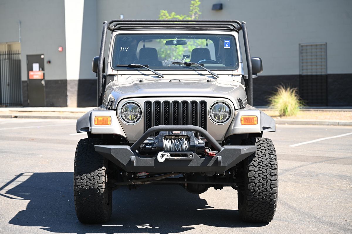 2003 Jeep Wrangler Sahara photo 2