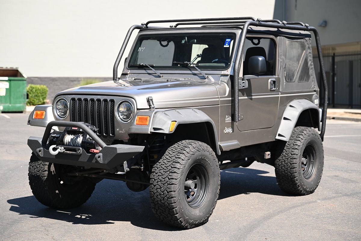 2003 Jeep Wrangler Sahara photo 3