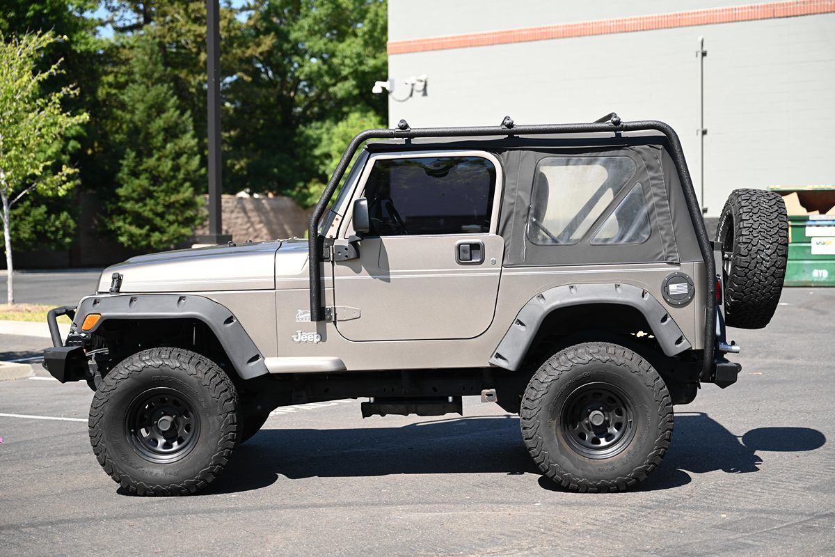 2003 Jeep Wrangler Sahara photo 4