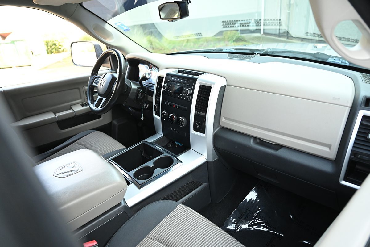 2012 RAM Ram 3500 Pickup SLT - Photo 11