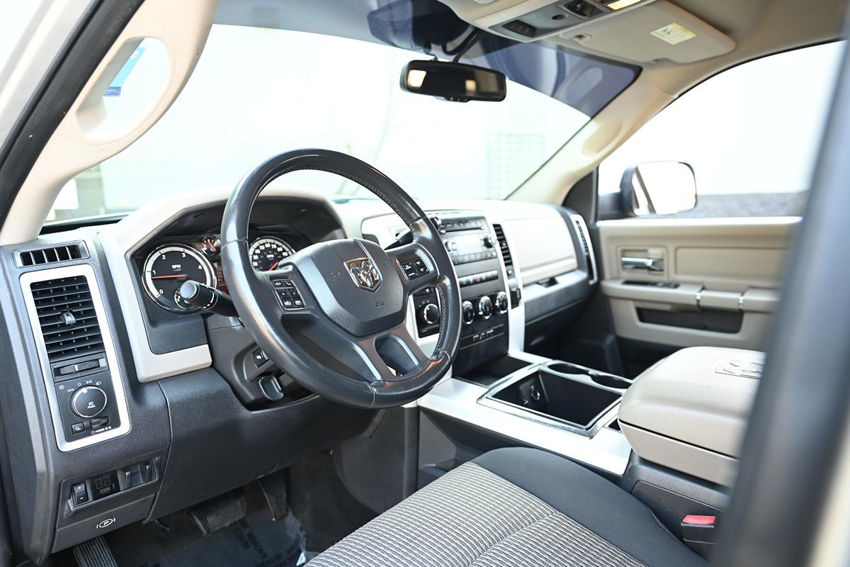 2012 RAM Ram 3500 Pickup SLT - Photo 19