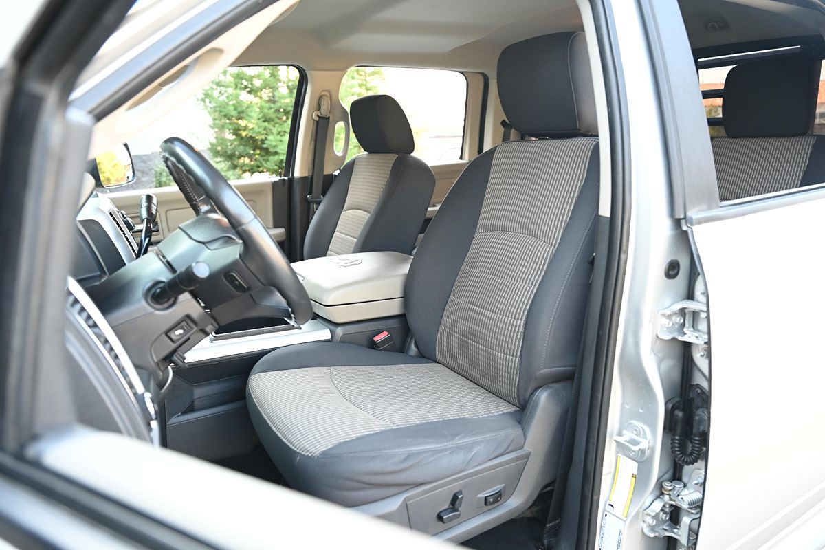 2012 RAM Ram 3500 Pickup SLT - Photo 20