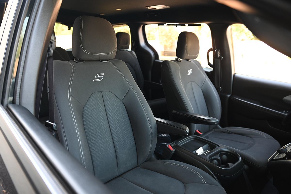 2018 Chrysler Pacifica Touring Plus photo 12