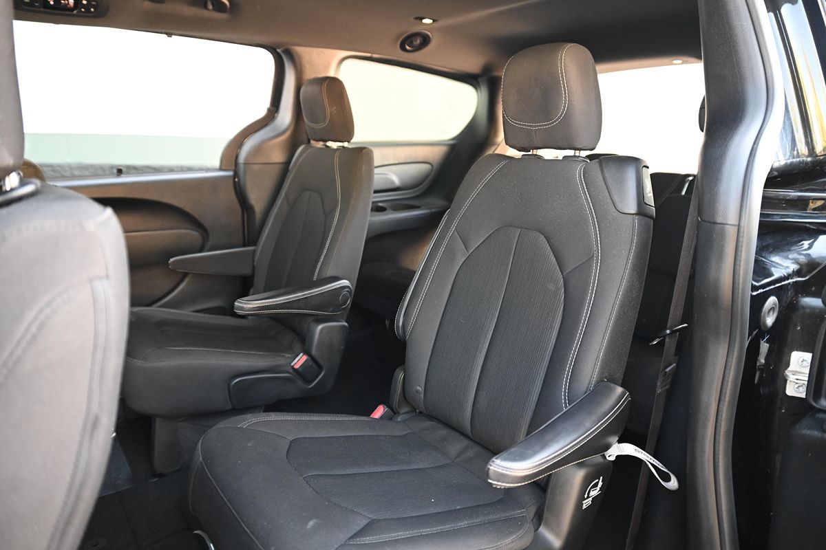 2018 Chrysler Pacifica Touring Plus photo 18