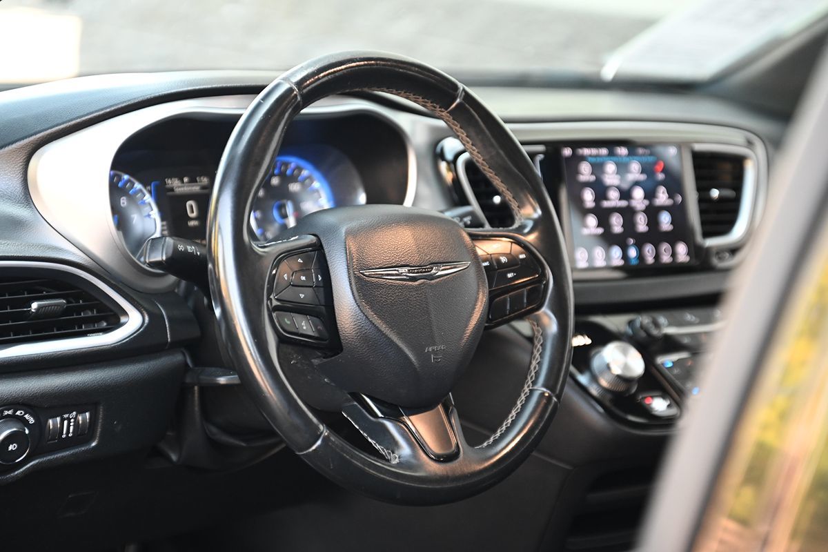 2018 Chrysler Pacifica Touring Plus photo 22