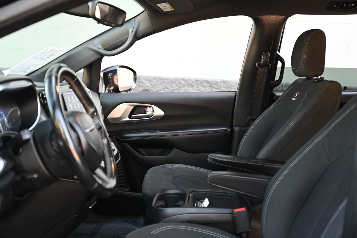 2018 Chrysler Pacifica Touring Plus photo 23