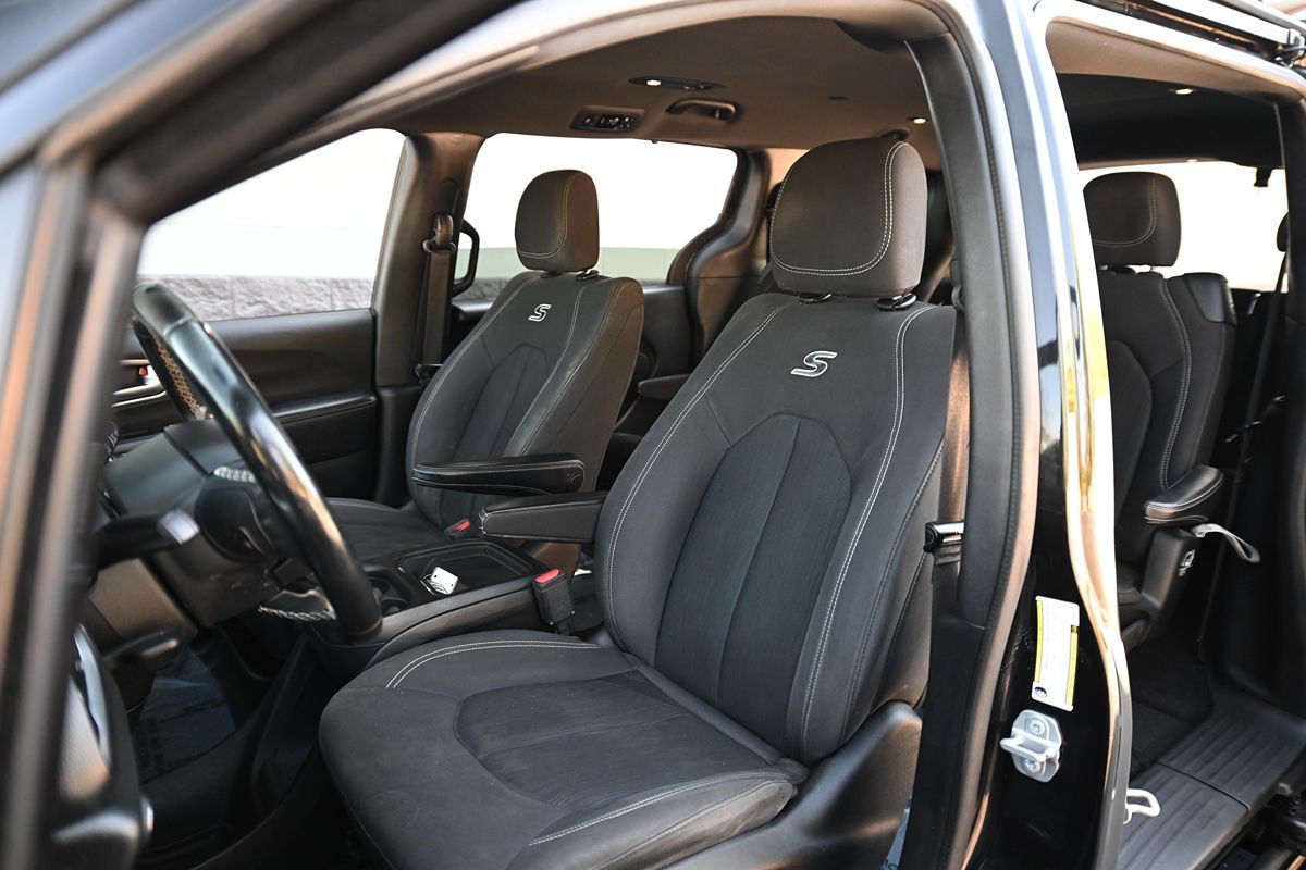 2018 Chrysler Pacifica Touring Plus photo 24
