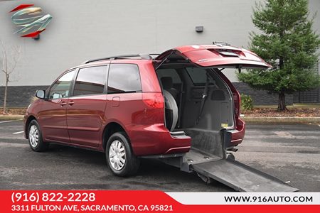 2007 Toyota Sienna Handicap / Wheelchair Accessible