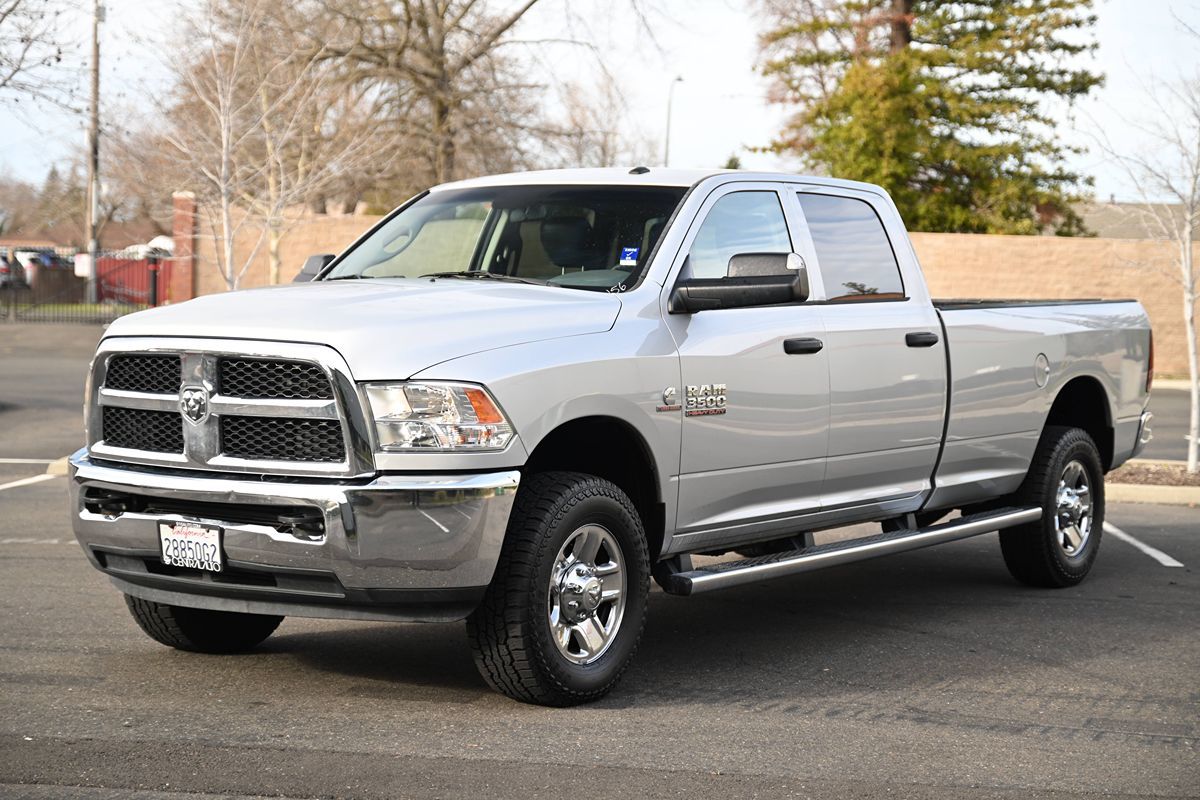 2017 Ram 3500 Tradesman photo 3