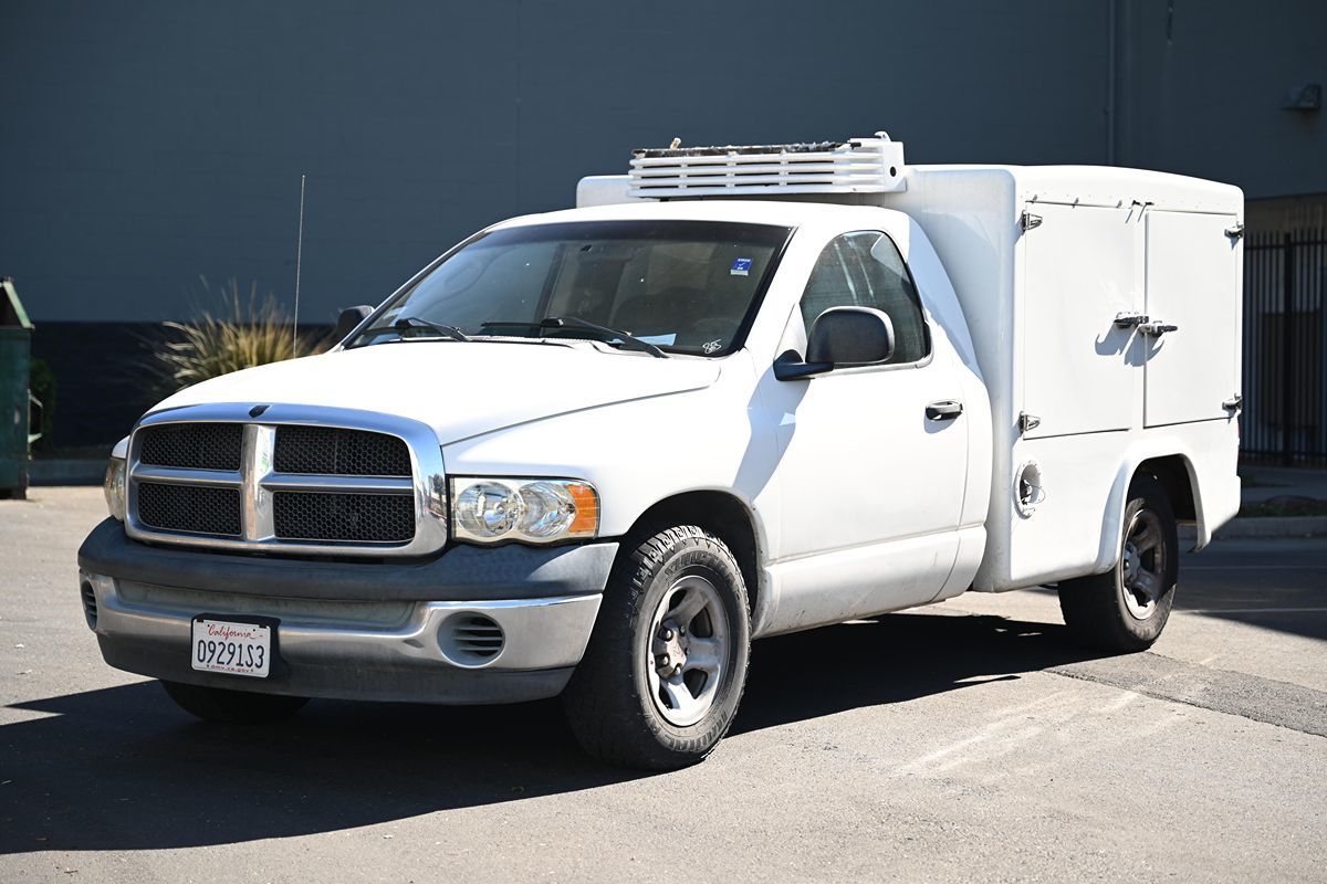 2003 Dodge Ram SLT photo 2