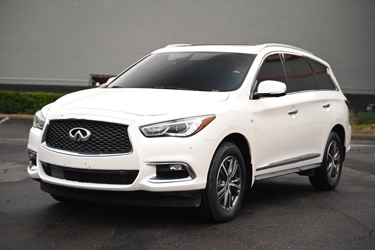 2019 Infiniti QX60 Luxe photo 3