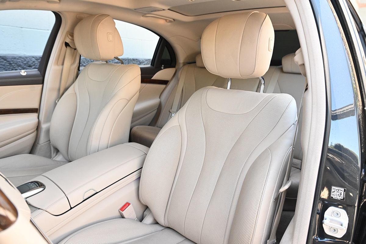 2015 Mercedes Benz S 550 4MATIC photo 23
