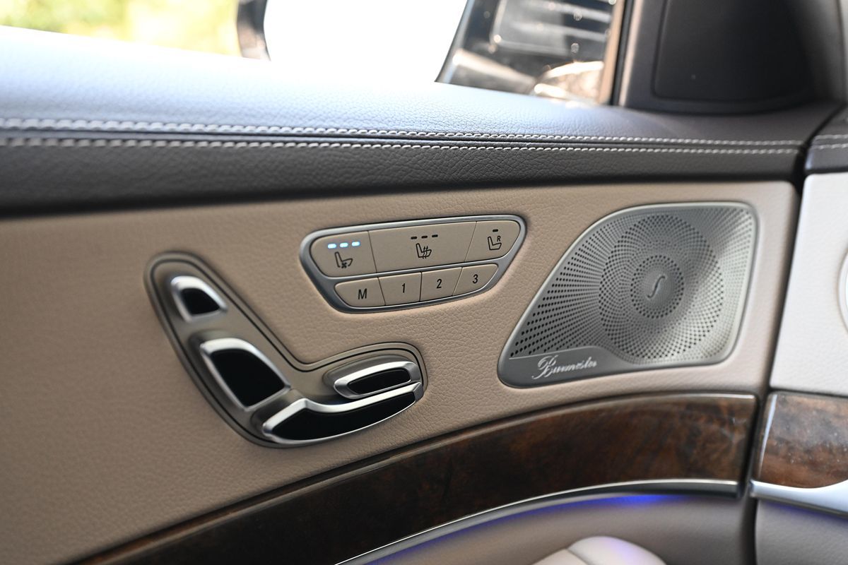2015 Mercedes Benz S 550 4MATIC photo 24