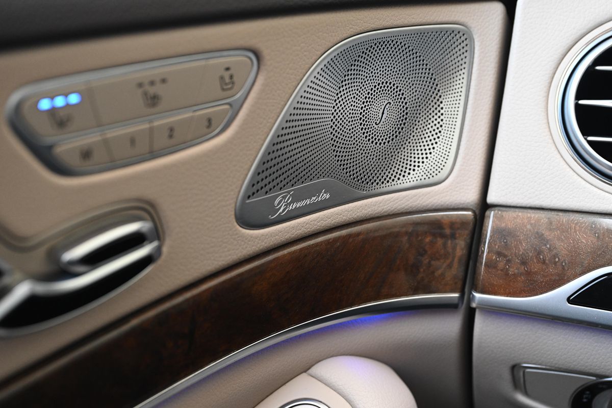 2015 Mercedes Benz S 550 4MATIC photo 25
