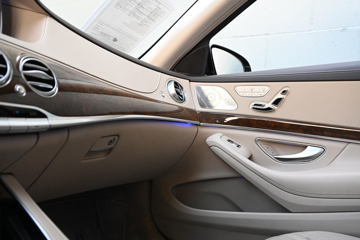 2015 Mercedes Benz S 550 4MATIC photo 26