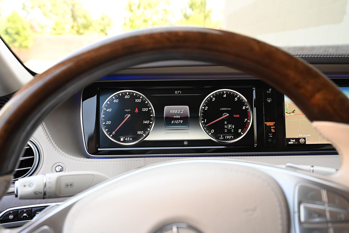 2015 Mercedes Benz S 550 4MATIC photo 27