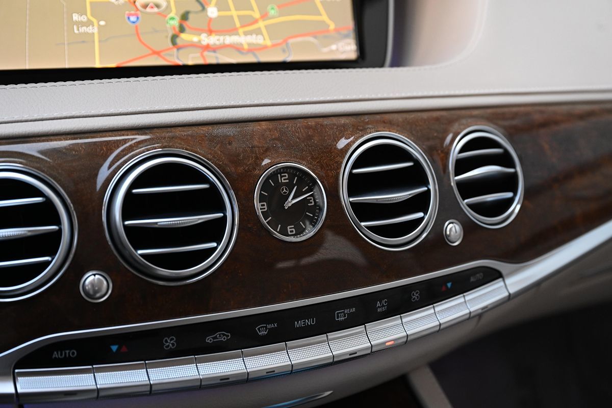 2015 Mercedes Benz S 550 4MATIC photo 29