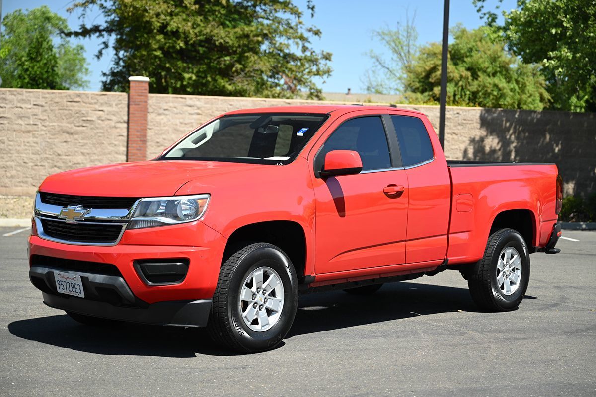 2017 Chevrolet Colorado Work Truck photo 3