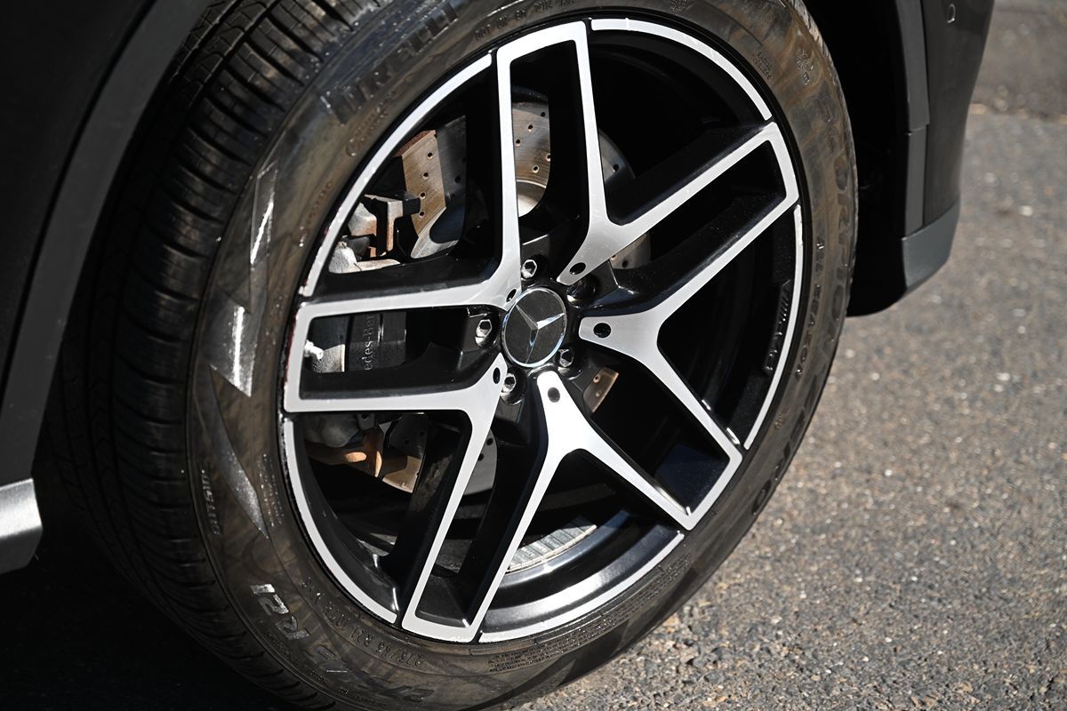 2019 Mercedes Benz GLE AMG 43 photo 9