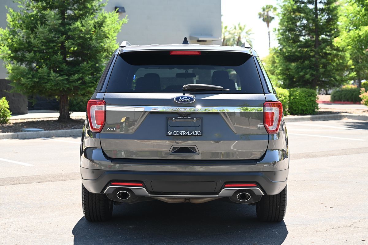 2018 Ford Explorer XLT photo 6