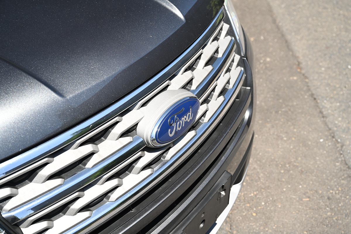 2018 Ford Explorer XLT photo 9