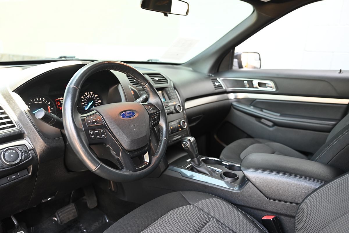 2018 Ford Explorer XLT photo 18