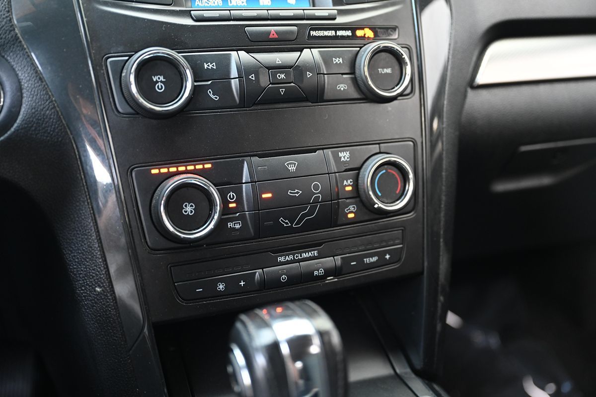 2018 Ford Explorer XLT photo 23